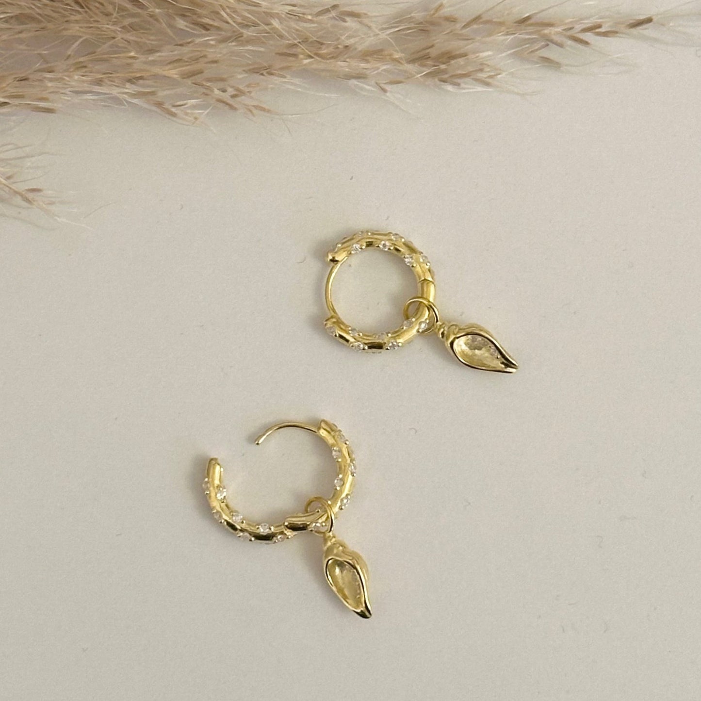 Brinco de argola Shell banhado a ouro amarelo 18k em prata de lei 925