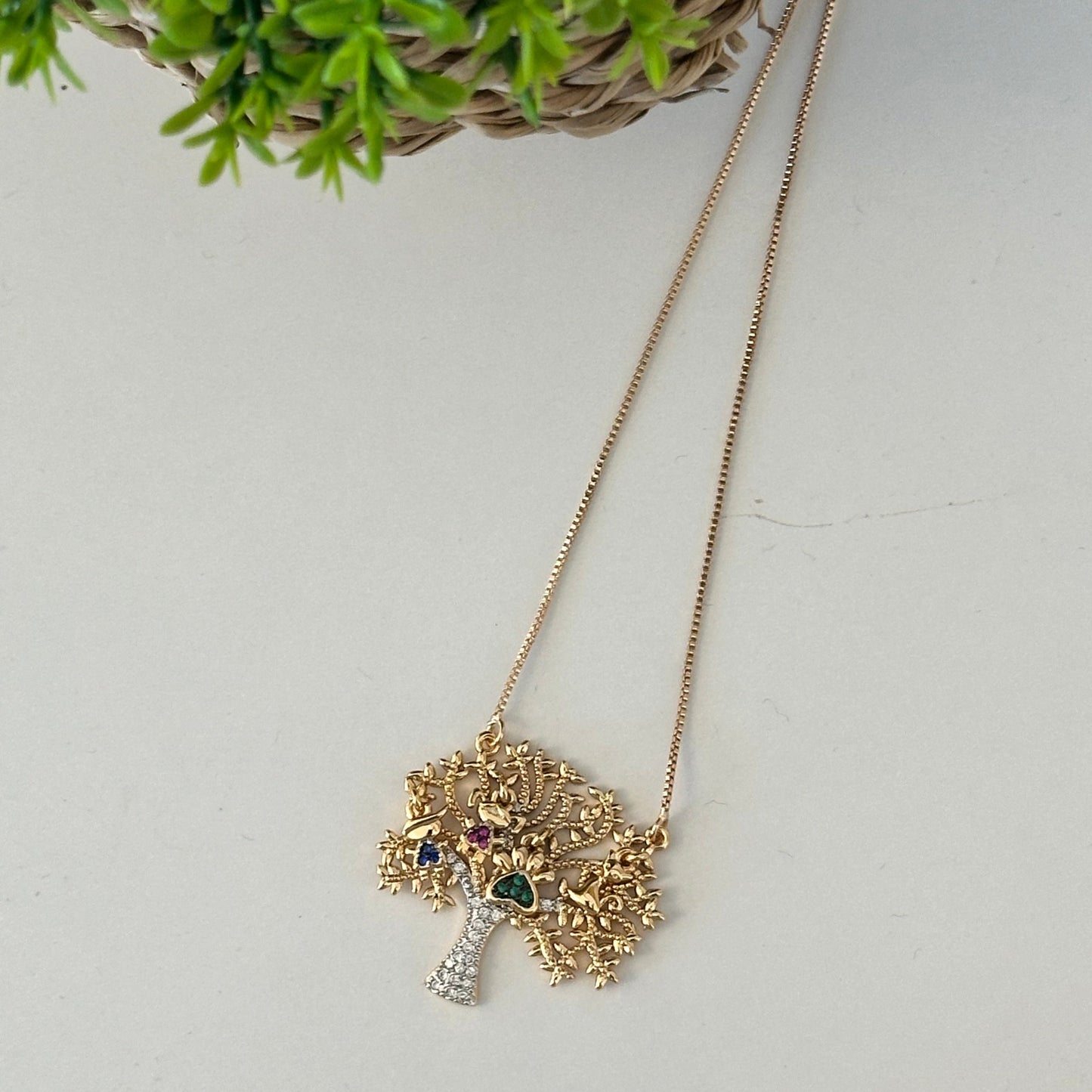 Collar Árbol de la Vida con Niños y Mascota Pavé en Baño de Oro Amarillo de 18k