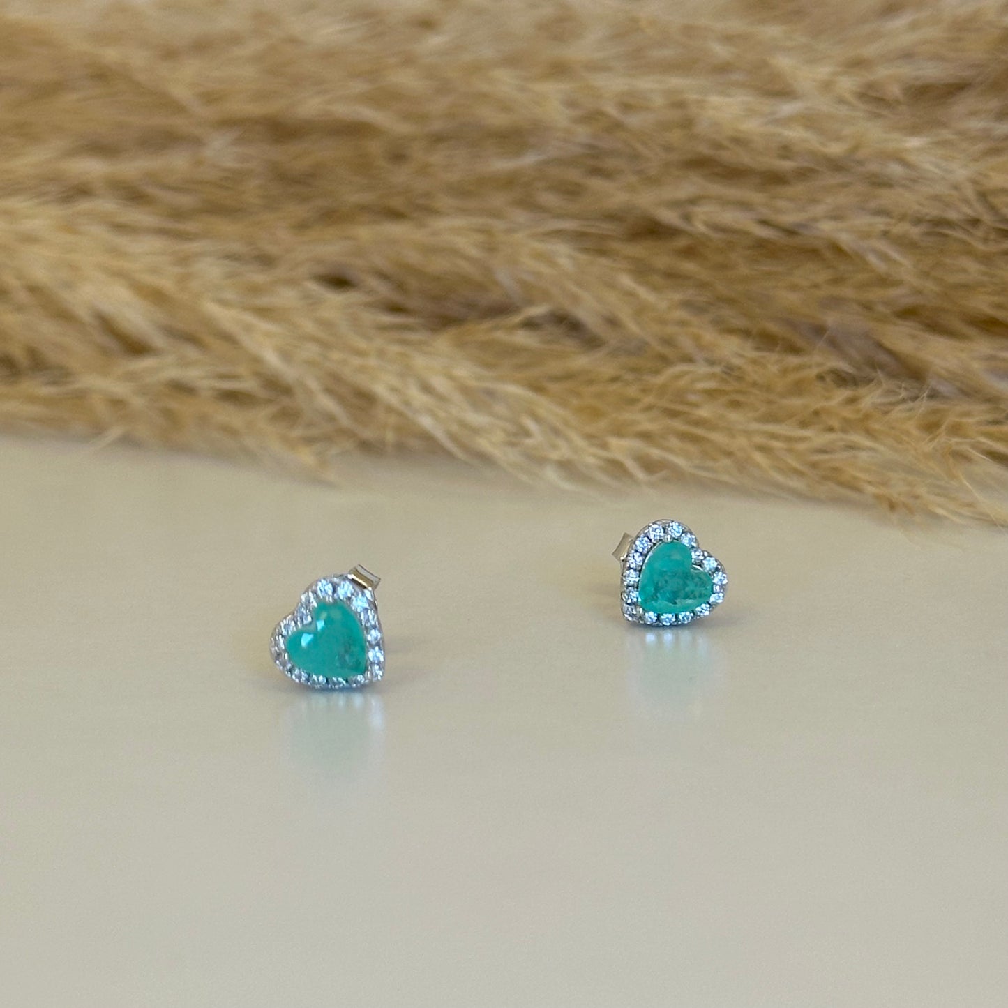 Lídia Colombian Emerald Heart Stud Earrings