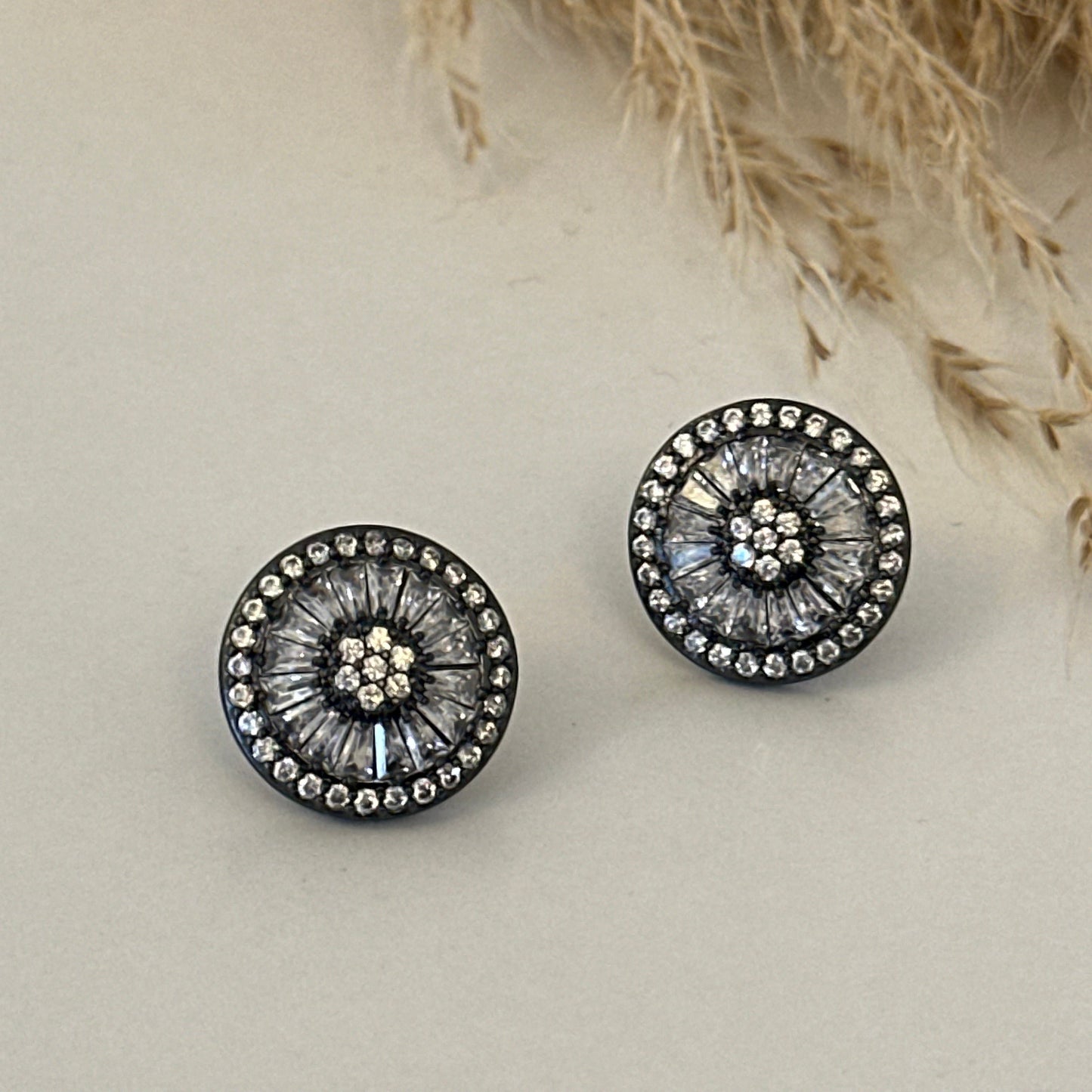 Kay Medium Black Disc Earrings