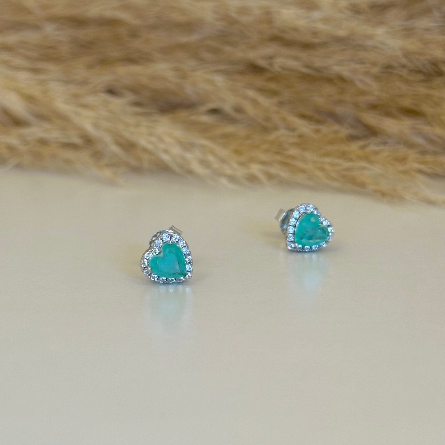 Lídia Colombian Emerald Heart Stud Earrings