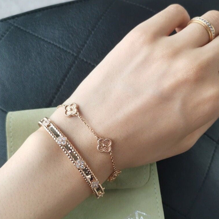 VCA Inspiration Perlée sweet Single Clovers Rigid Bangle Bracelet
