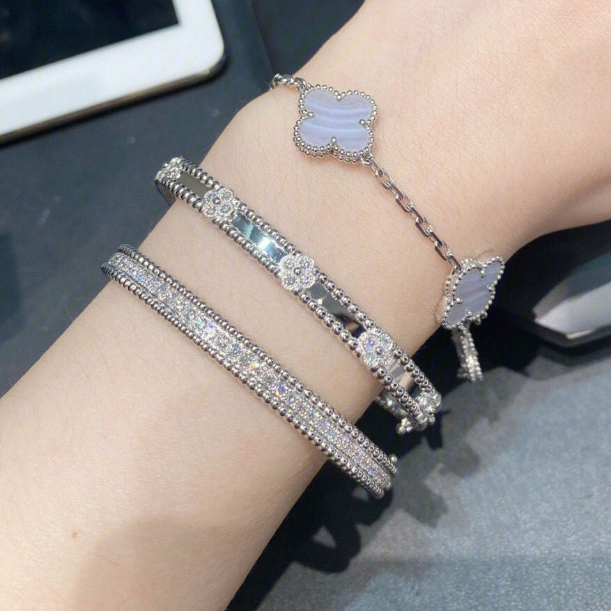 VCA Inspiration Perlée sweet Single Clovers Rigid Bangle Bracelet