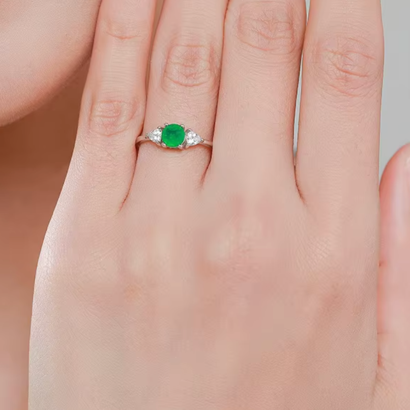 Liz Oval Emerald Ring