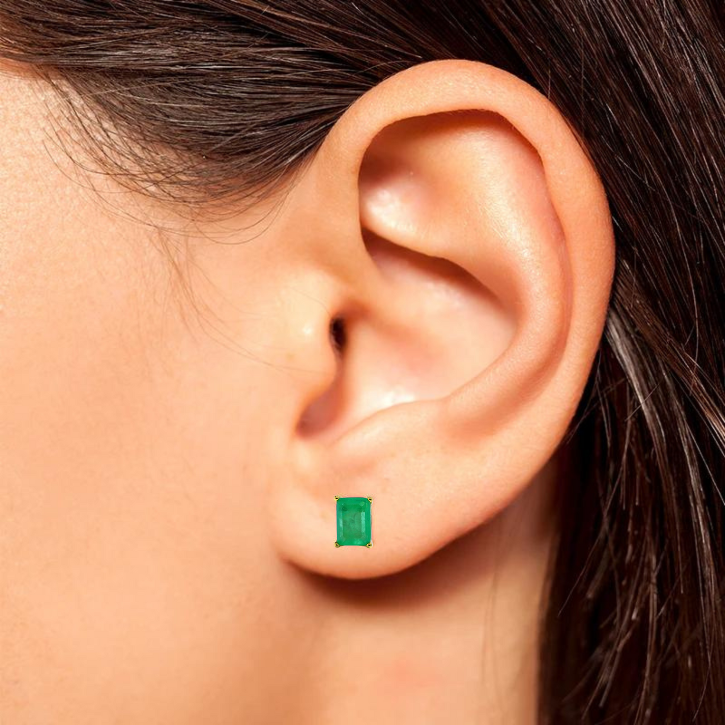 Lily Emerald Stud Earrings